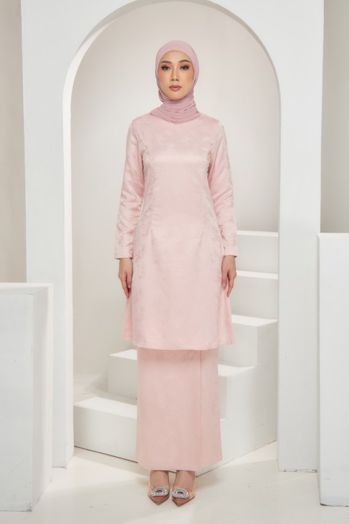 Lisa Kurung Pahang in Soft Pink