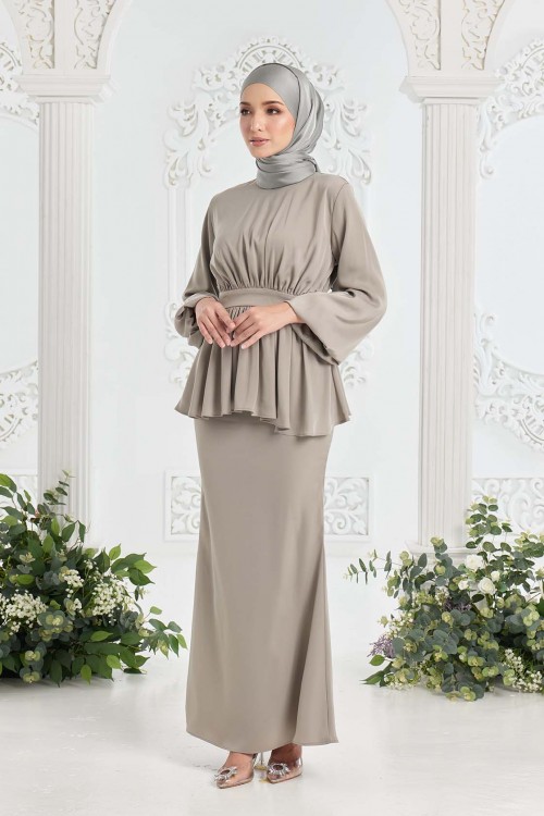 Zahira Kurung in Laurel Green