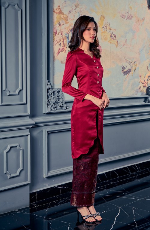 Isabella Kurung In Maroon