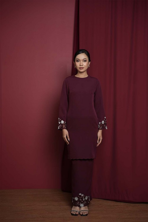 Amelia Kurung in Maroon