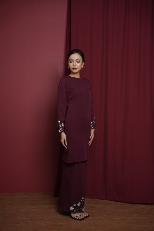 Amelia Kurung in Maroon