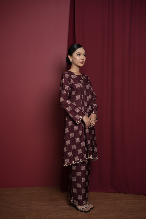 Jasmine Kebaya in Maroon