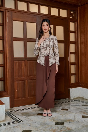 Juwita Kebaya in Rich Brown