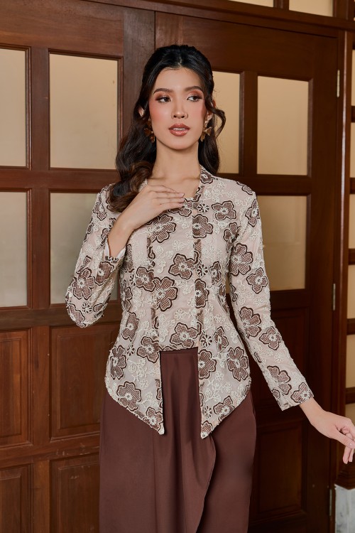 Juwita Kebaya in Rich Brown