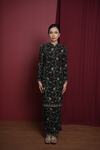 Diana Kurung in Black