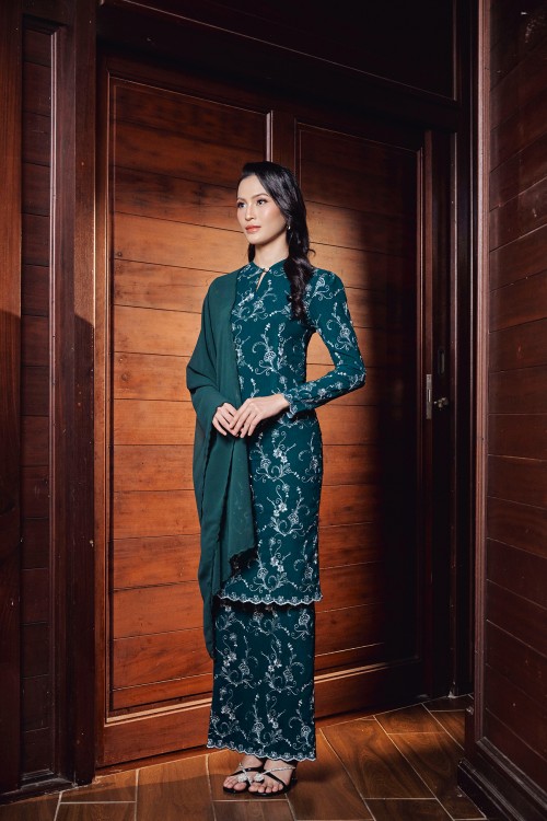 Liana Kurung in Emerlad Green