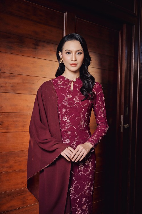 Liana Kurung in Maroon