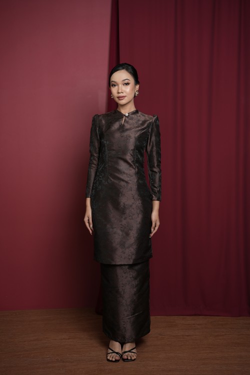 Nayla Kurung in Rich Brown