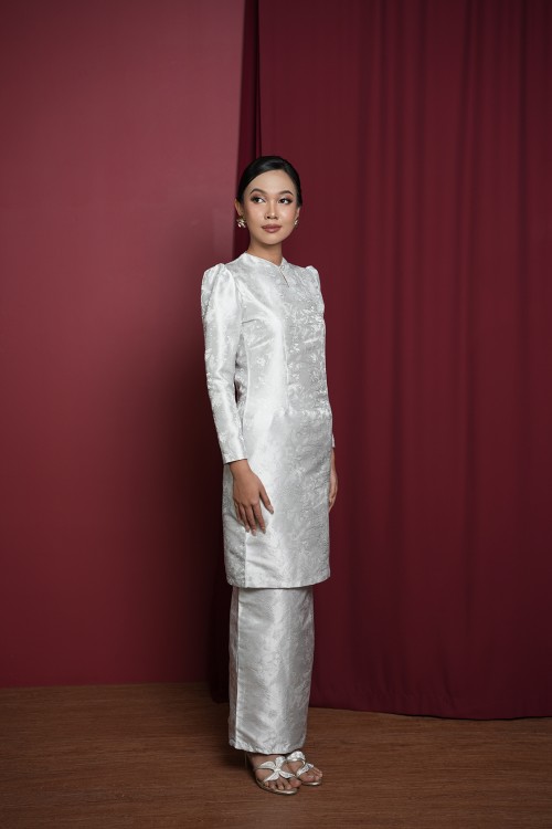 Nayla Kurung in Silver