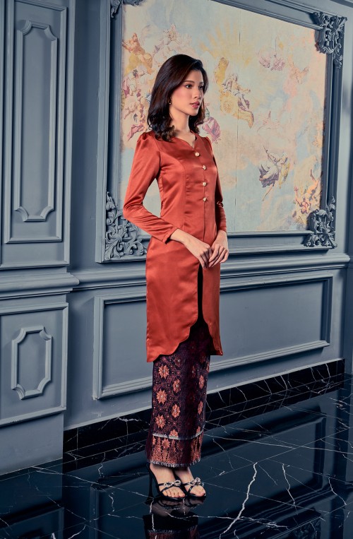 Isabella Kurung In Brown